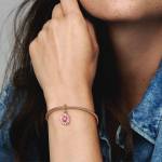 rosafarbenes Gänseblümchen Charm-Anhänger – Bild 3